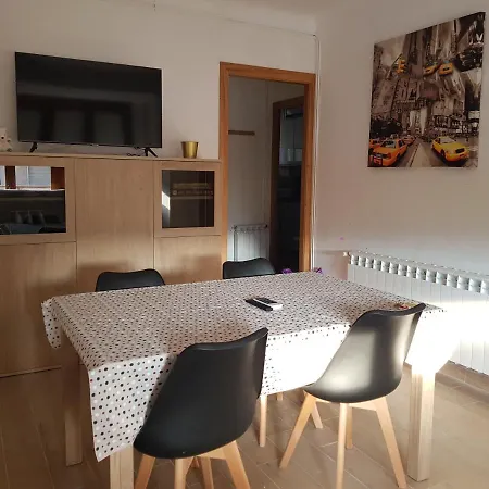 Fantastic Pis A Alt Urgell Lleida Wifi Apartmán *